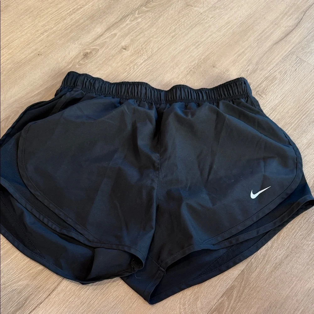 Nike Women's Black Athletic Shorts - Picture 1 of 3